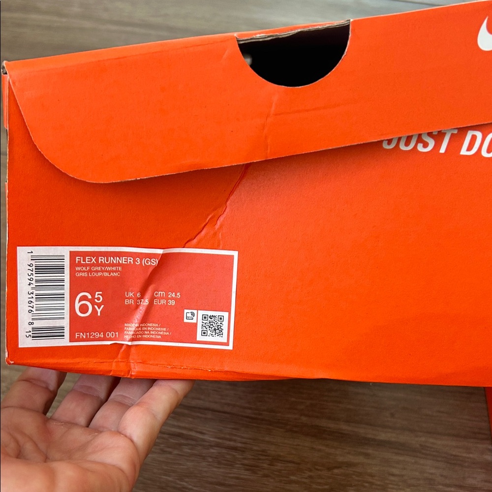 Nike Flex Runner 3 in Gray